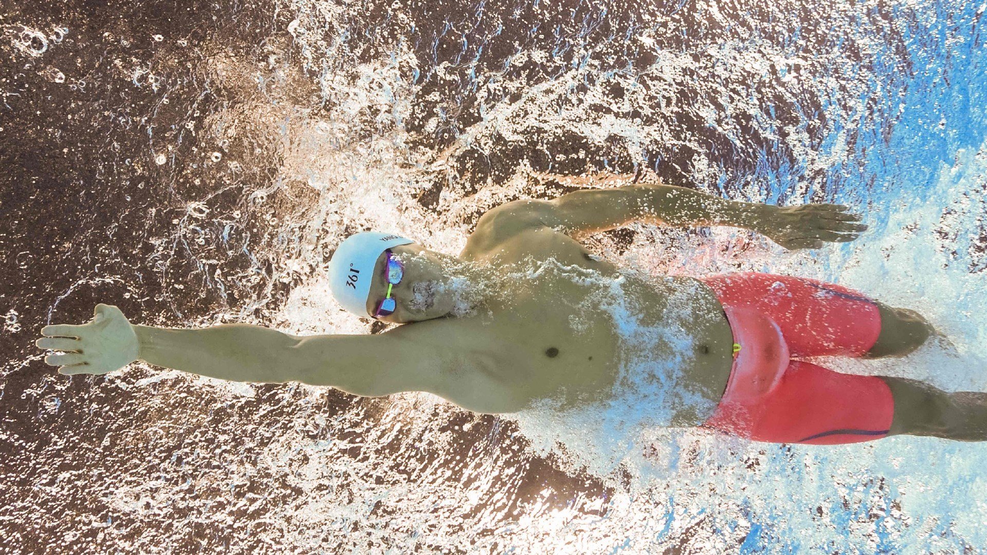 国际足球赛事线上直播突破，互动体验更丰富，国际足球赛场节目