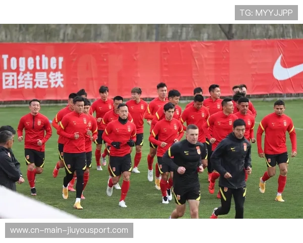 国足球员接受体能恢复训练，国足球员接受体能恢复训练么