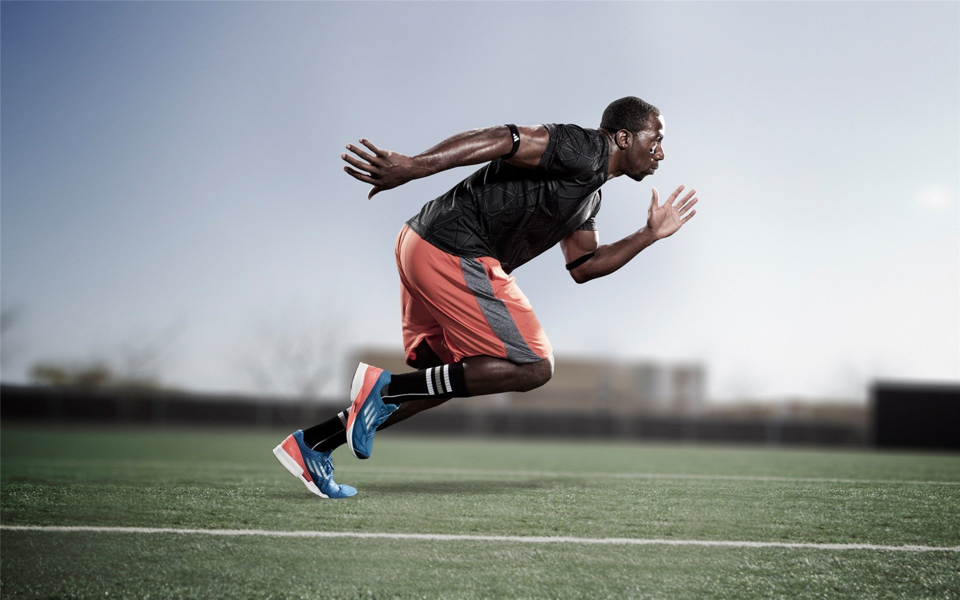 足球转播画面缺乏战术分解内容,足球转播视角