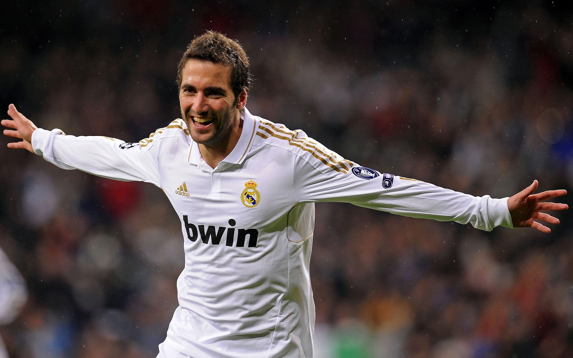 九游体育网址-圆规重生！贝蒂斯赚大了，安东尼半场2球1助！已成为球队核心，安东尼贝内特